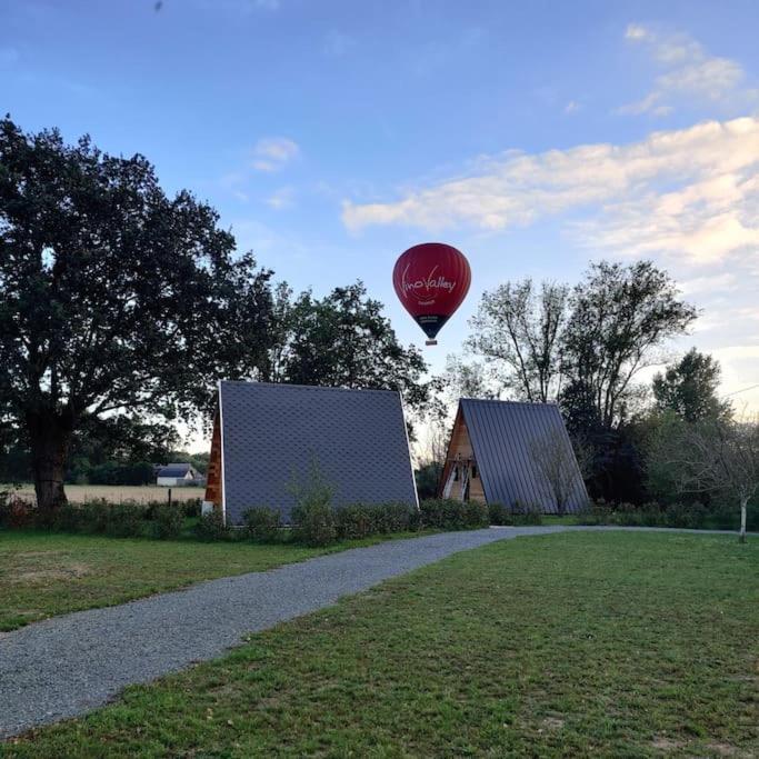 Villa Tipi Apache Des Monteaux à Vivy Extérieur photo